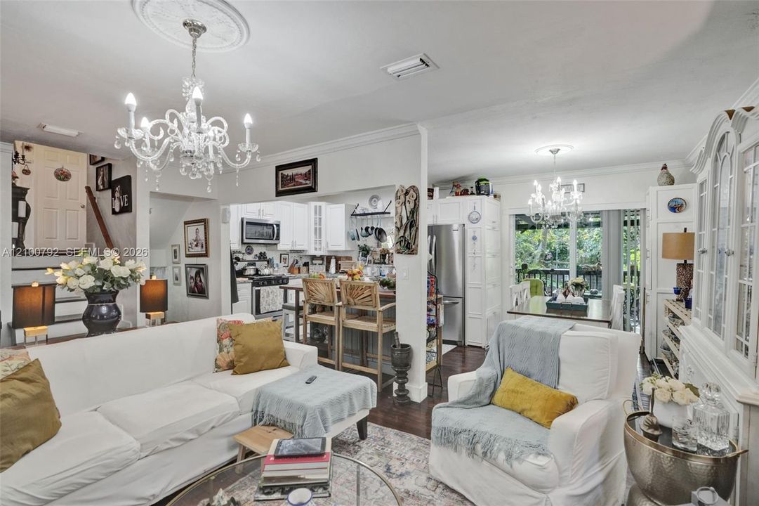 En Venta: $849,900 (6 camas, 4 baños, 2382 Pies cuadrados)