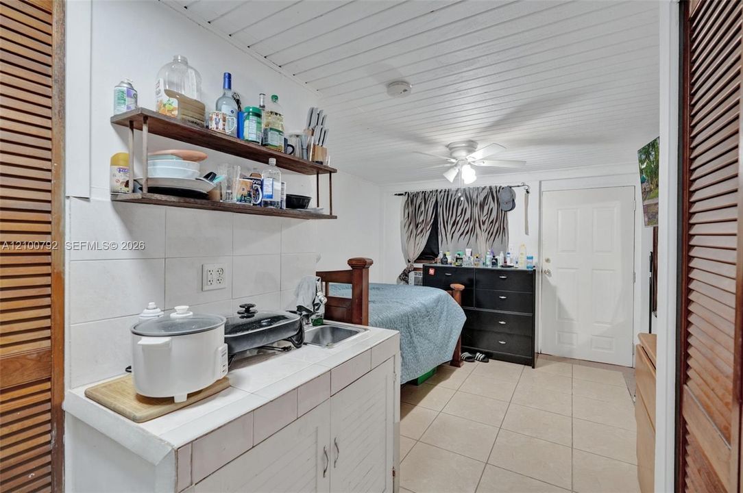 En Venta: $849,900 (6 camas, 4 baños, 2382 Pies cuadrados)