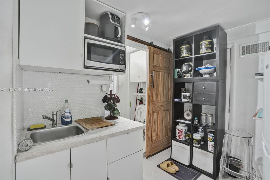 En Venta: $849,900 (6 camas, 4 baños, 2382 Pies cuadrados)