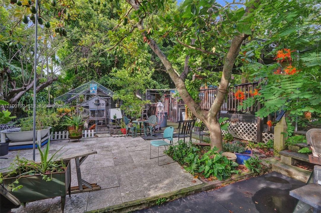 En Venta: $849,900 (6 camas, 4 baños, 2382 Pies cuadrados)