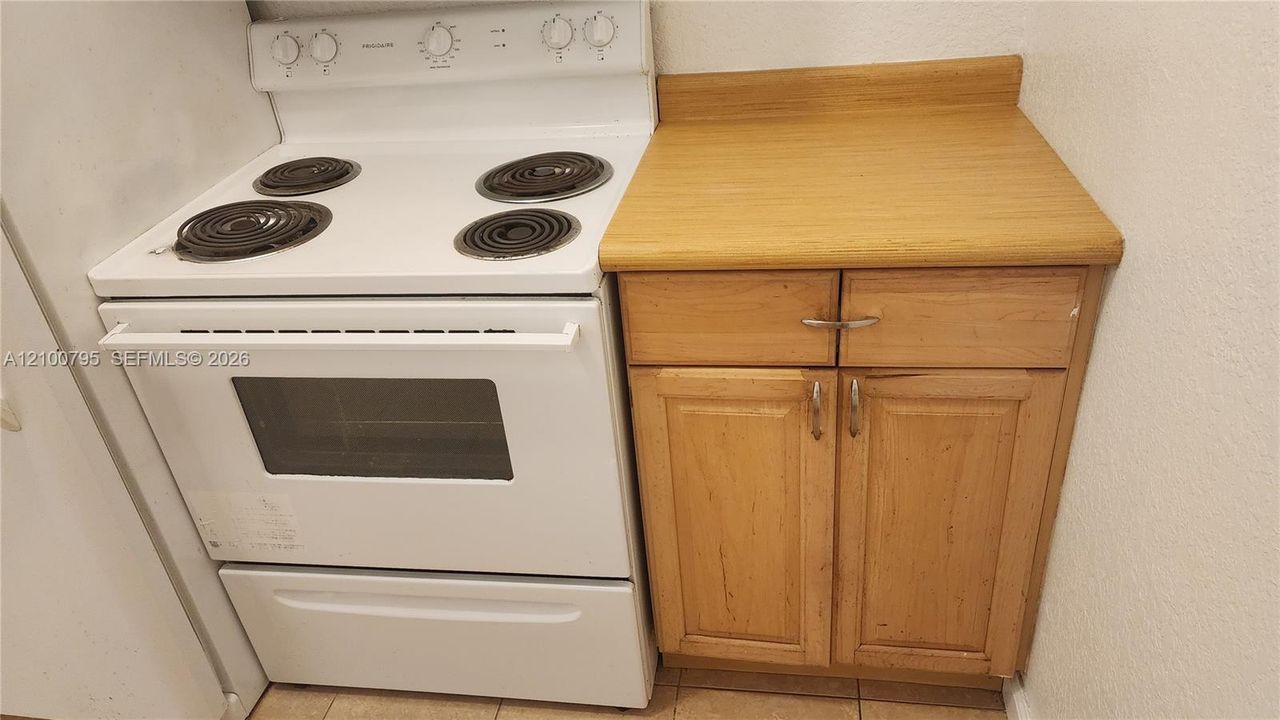 For Rent: $1,400 (1 beds, 1 baths, 580 Square Feet)