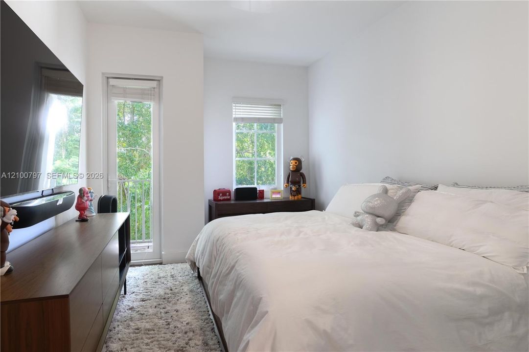 For Rent: $11,500 (3 beds, 3 baths, 3304 Square Feet)