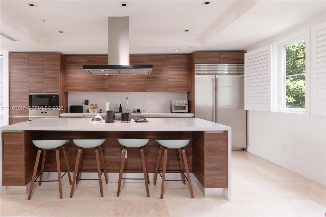 For Rent: $11,500 (3 beds, 3 baths, 3304 Square Feet)
