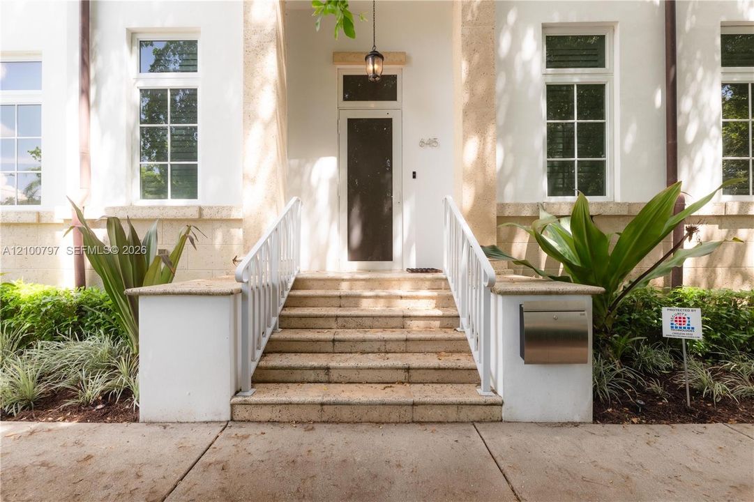For Rent: $11,500 (3 beds, 3 baths, 3304 Square Feet)