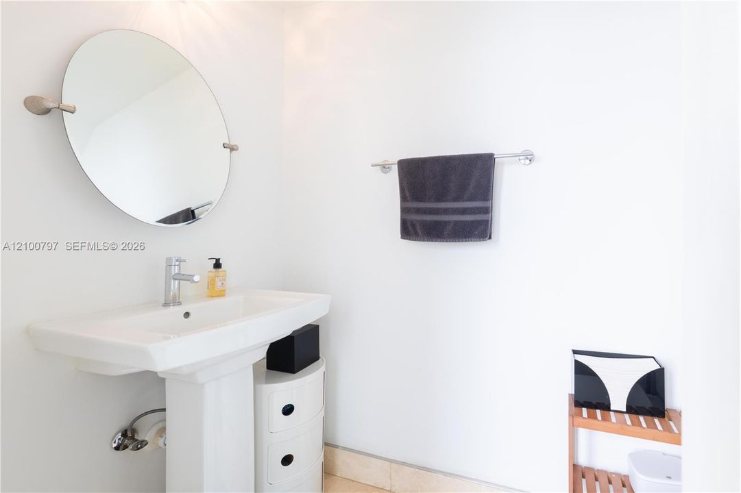 For Rent: $11,500 (3 beds, 3 baths, 3304 Square Feet)