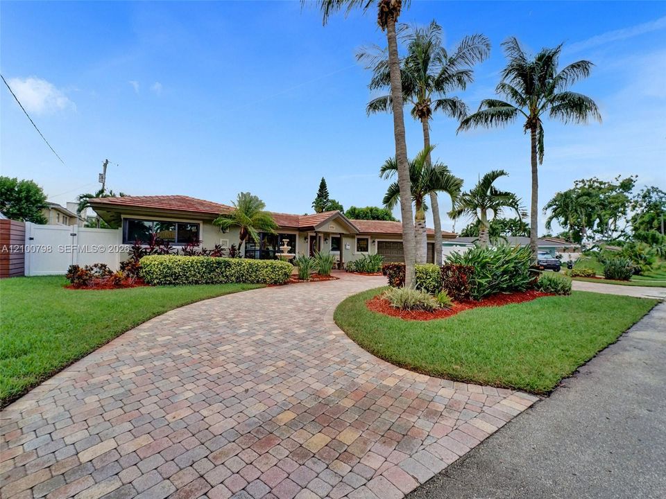 En Venta: $1,275,000 (3 camas, 2 baños, 2016 Pies cuadrados)