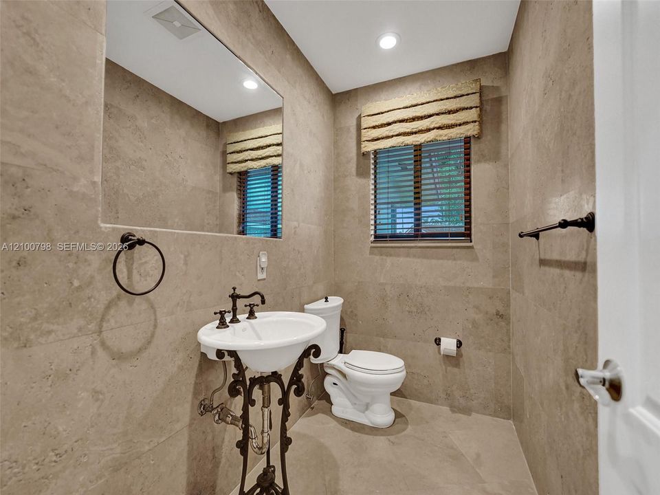 1/2 bath