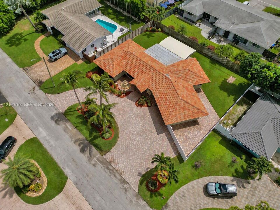 En Venta: $1,275,000 (3 camas, 2 baños, 2016 Pies cuadrados)