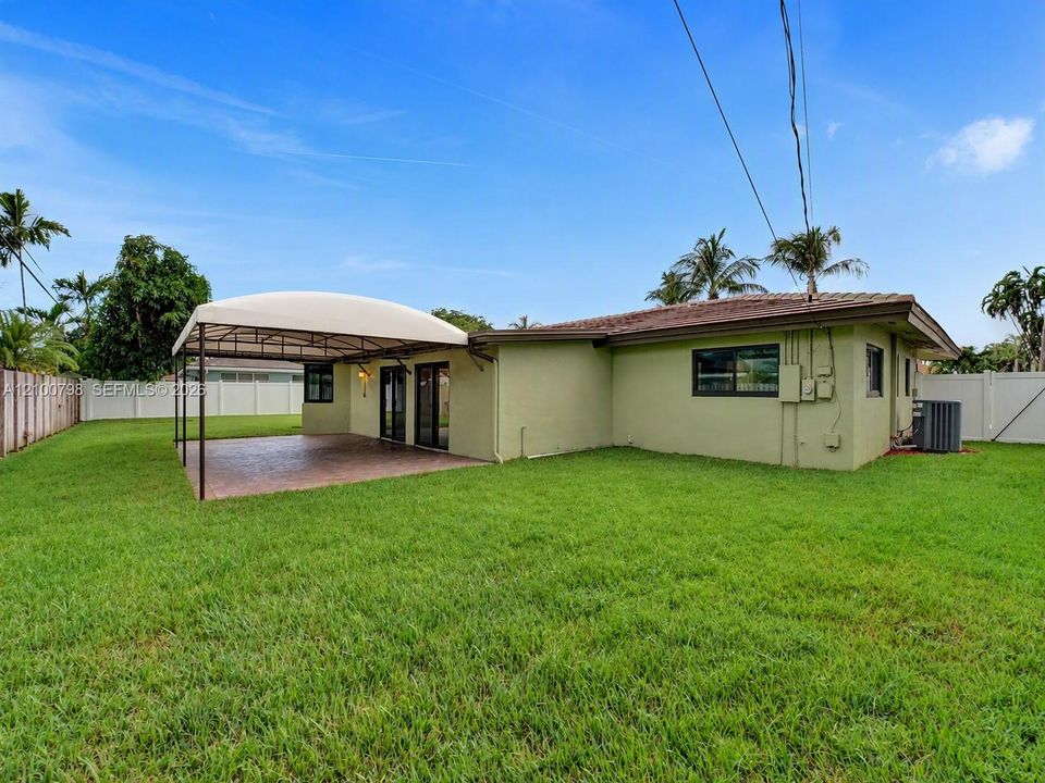 En Venta: $1,275,000 (3 camas, 2 baños, 2016 Pies cuadrados)