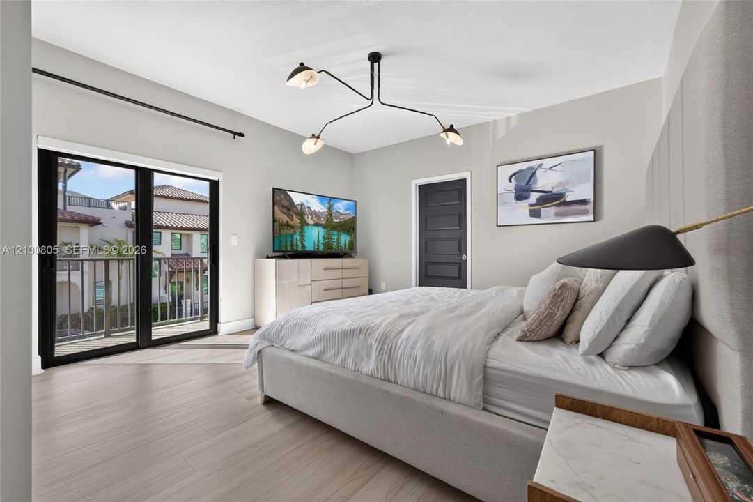 For Sale: $729,000 (3 beds, 2 baths, 1570 Square Feet)