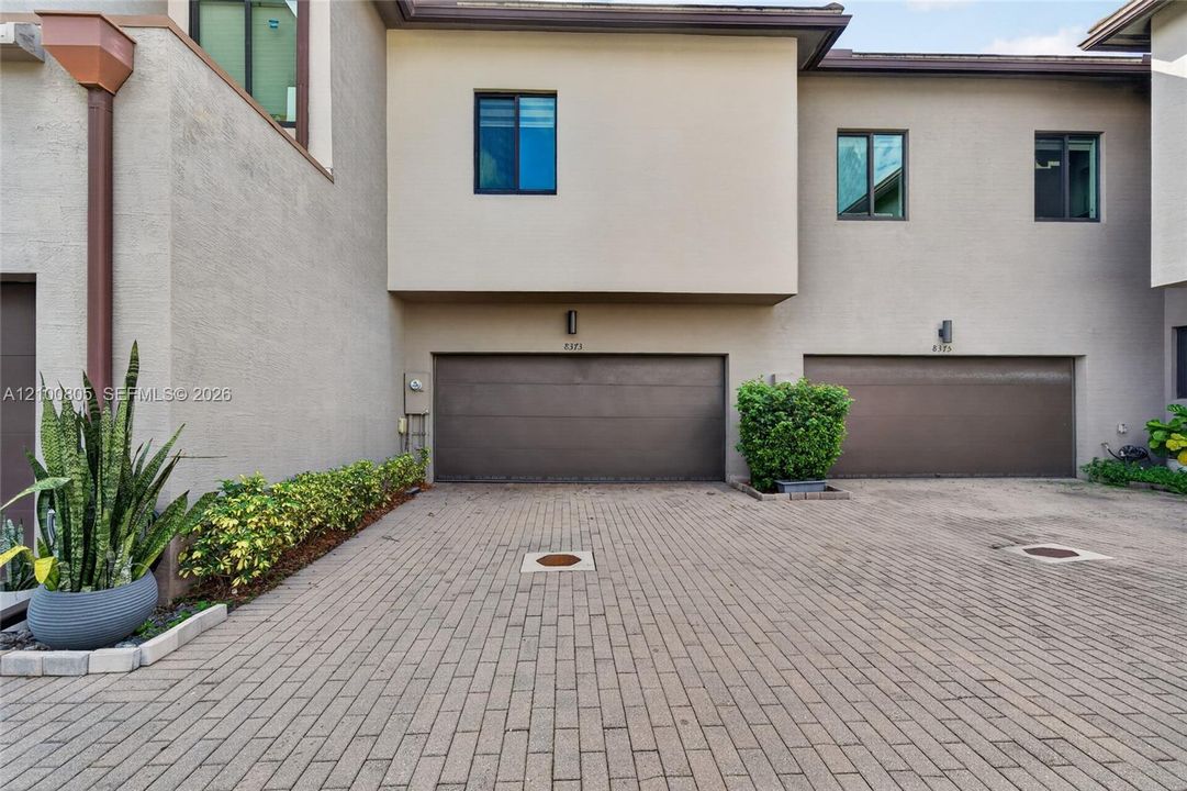 For Sale: $729,000 (3 beds, 2 baths, 1570 Square Feet)