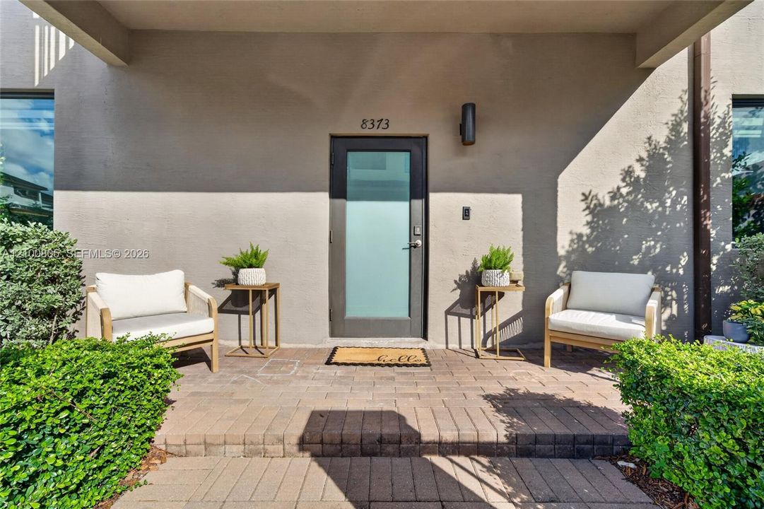 For Sale: $729,000 (3 beds, 2 baths, 1570 Square Feet)