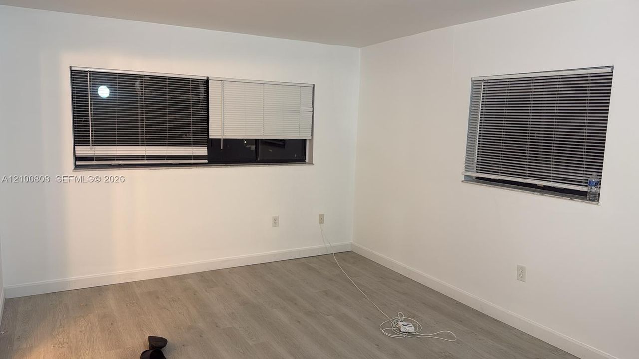 В аренду: $2,350 (3 спален, 2 ванн, 1040 Квадратных фут)