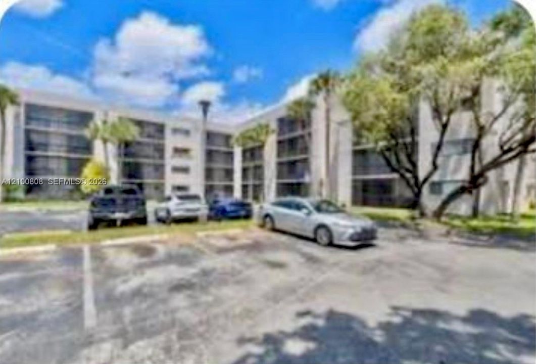 В аренду: $2,350 (3 спален, 2 ванн, 1040 Квадратных фут)