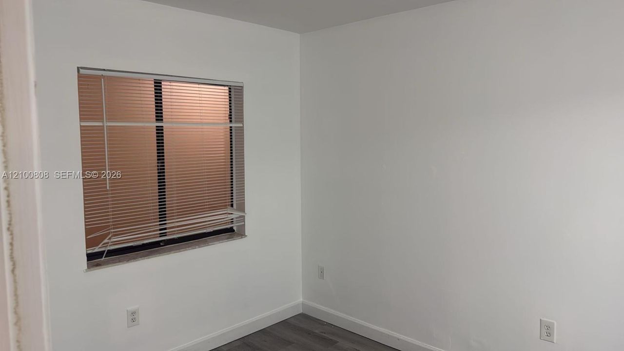 В аренду: $2,350 (3 спален, 2 ванн, 1040 Квадратных фут)