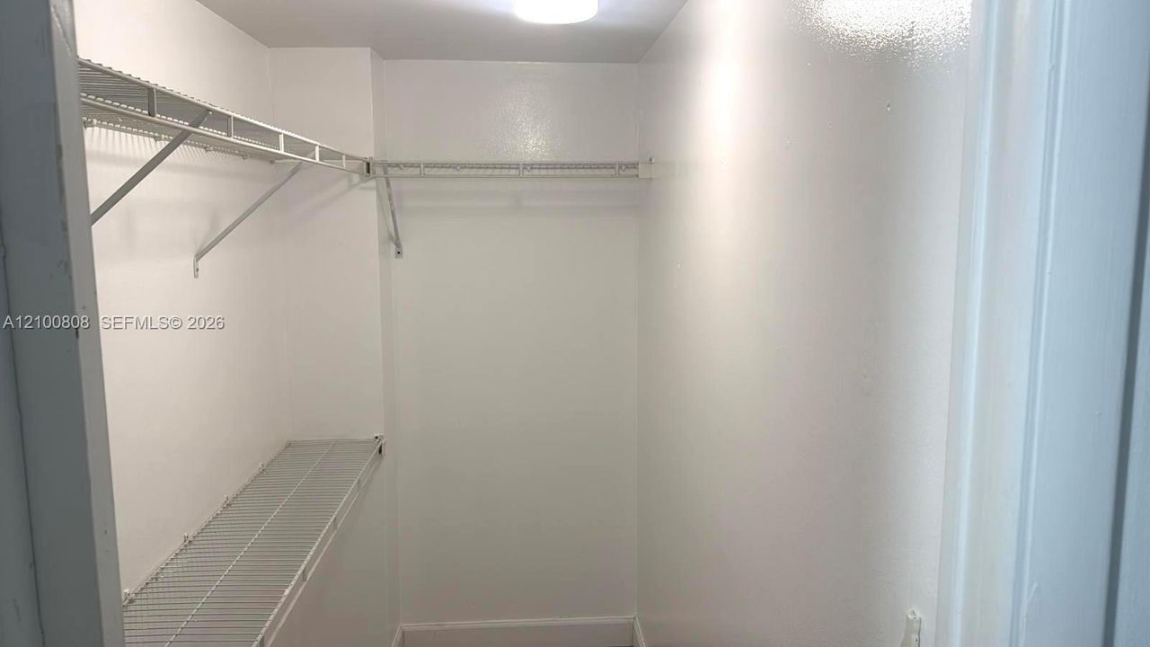 В аренду: $2,350 (3 спален, 2 ванн, 1040 Квадратных фут)