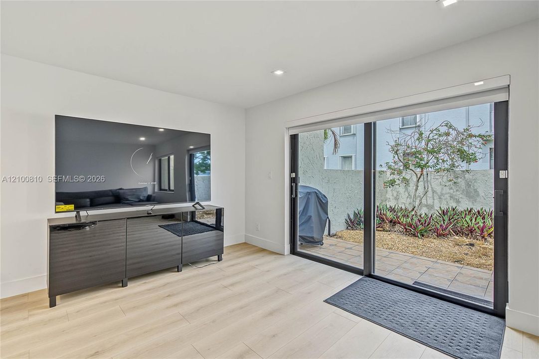 En Venta: $459,999 (2 camas, 2 baños, 1830 Pies cuadrados)