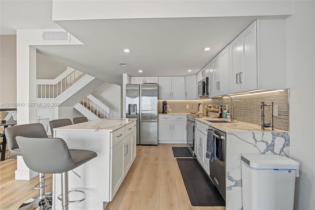 En Venta: $459,999 (2 camas, 2 baños, 1830 Pies cuadrados)