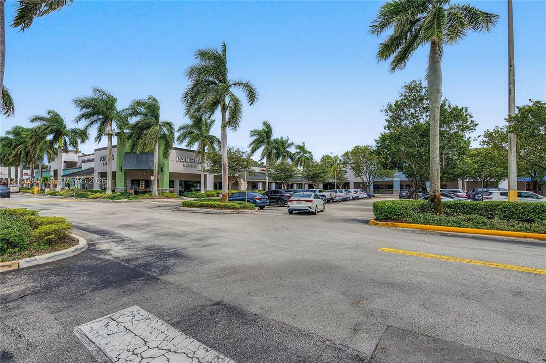 Shopping walking distance