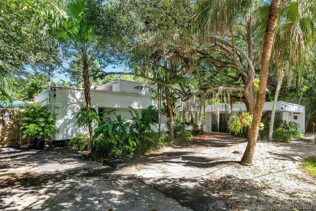 En Renta: $4,550 (3 camas, 2 baños, 3450 Pies cuadrados)