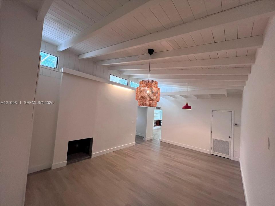 En Renta: $4,550 (3 camas, 2 baños, 3450 Pies cuadrados)