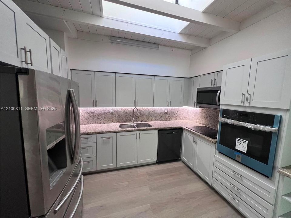 En Renta: $4,550 (3 camas, 2 baños, 3450 Pies cuadrados)