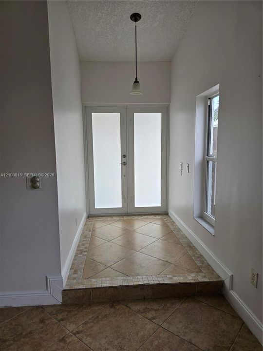 В аренду: $3,400 (3 спален, 2 ванн, 1434 Квадратных фут)