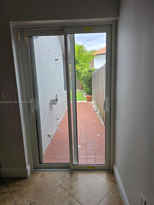 В аренду: $3,400 (3 спален, 2 ванн, 1434 Квадратных фут)
