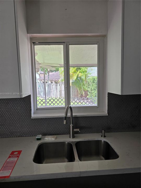 В аренду: $3,400 (3 спален, 2 ванн, 1434 Квадратных фут)