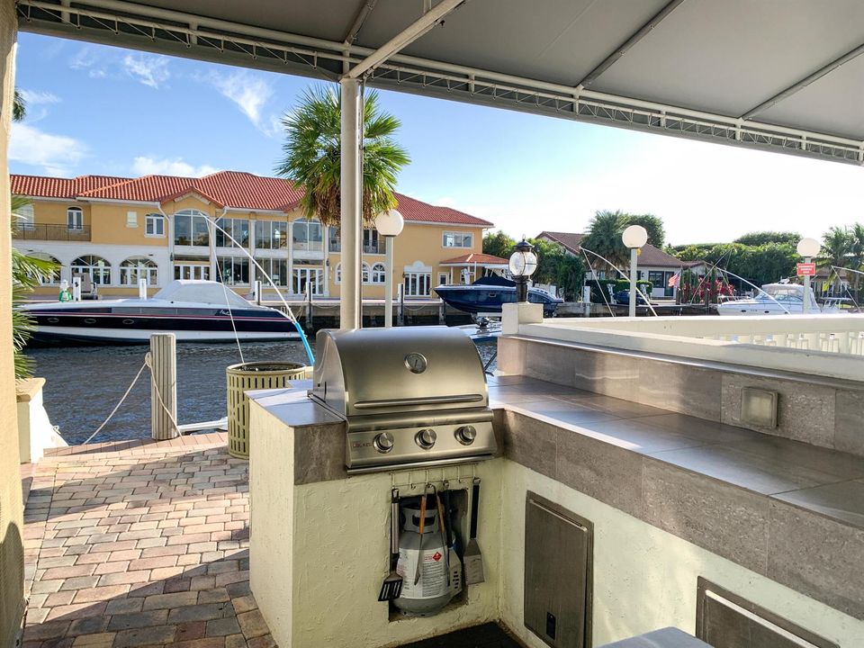 Lauderdale T-2