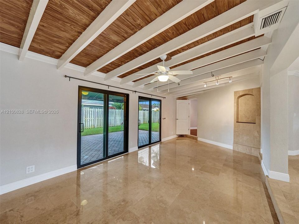 В аренду: $6,450 (3 спален, 2 ванн, 2016 Квадратных фут)