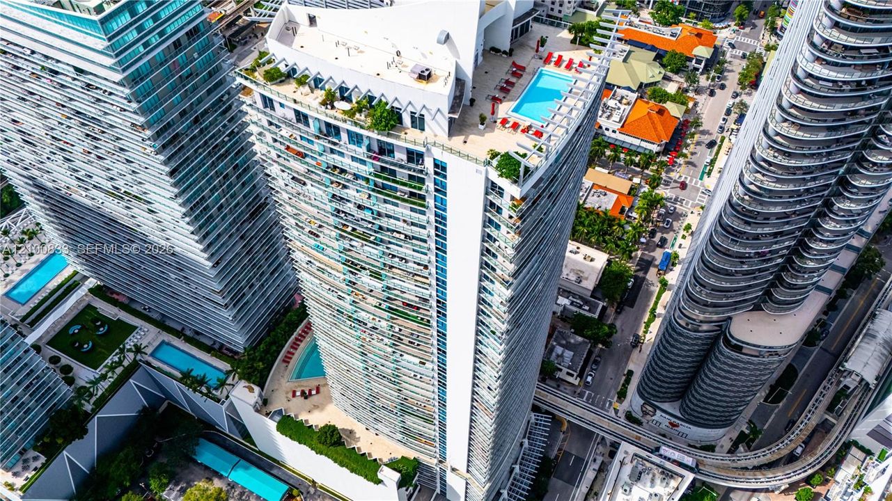 На продажу: $649,000 (2 спален, 2 ванн, 910 Квадратных фут)