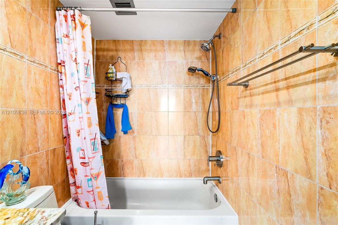 На продажу: $199,000 (1 спален, 2 ванн, 1066 Квадратных фут)