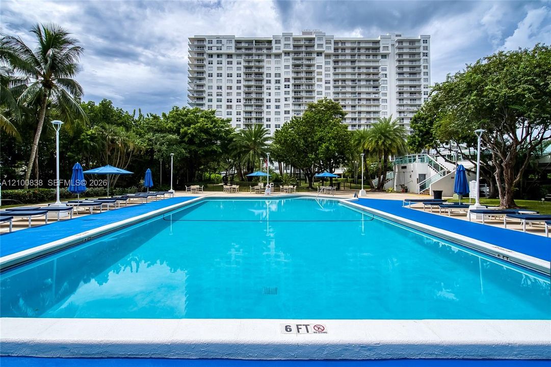 На продажу: $199,000 (1 спален, 2 ванн, 1066 Квадратных фут)