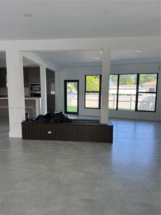 En Venta: $745,000 (3 camas, 2 baños, 1617 Pies cuadrados)
