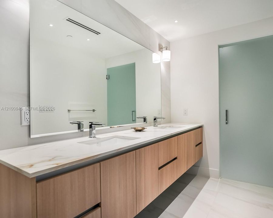 For Rent: $13,500 (3 beds, 2 baths, 0 Square Feet)