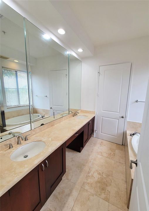 Master Bathtroom