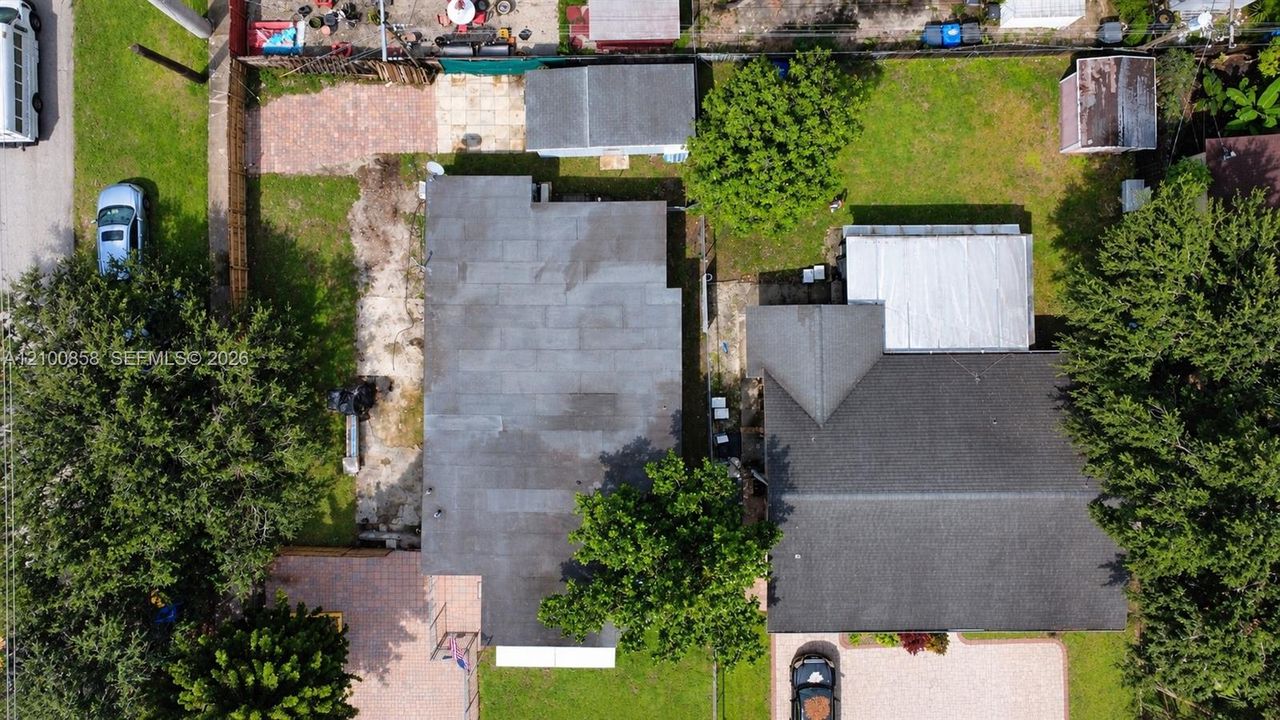 En Venta: $475,000 (4 camas, 2 baños, 1461 Pies cuadrados)