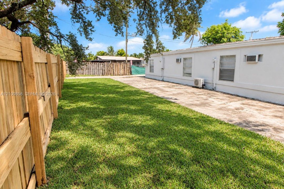 En Venta: $475,000 (4 camas, 2 baños, 1461 Pies cuadrados)