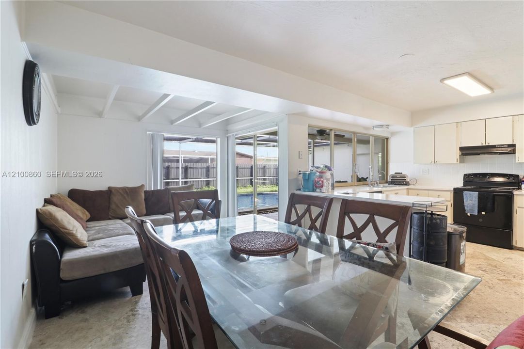 For Sale: $570,000 (3 beds, 2 baths, 1724 Square Feet)