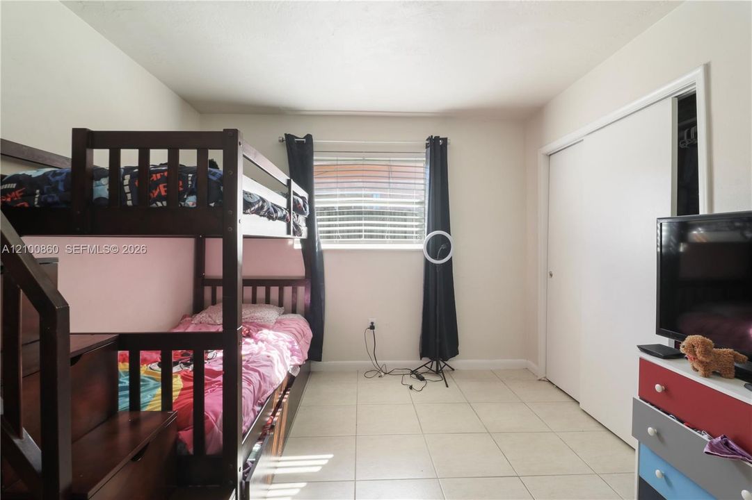 For Sale: $570,000 (3 beds, 2 baths, 1724 Square Feet)