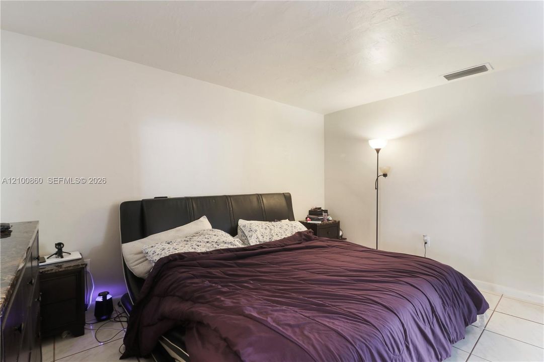 For Sale: $570,000 (3 beds, 2 baths, 1724 Square Feet)