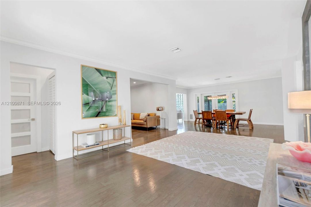 En Venta: $2,200,000 (3 camas, 3 baños, 2148 Pies cuadrados)
