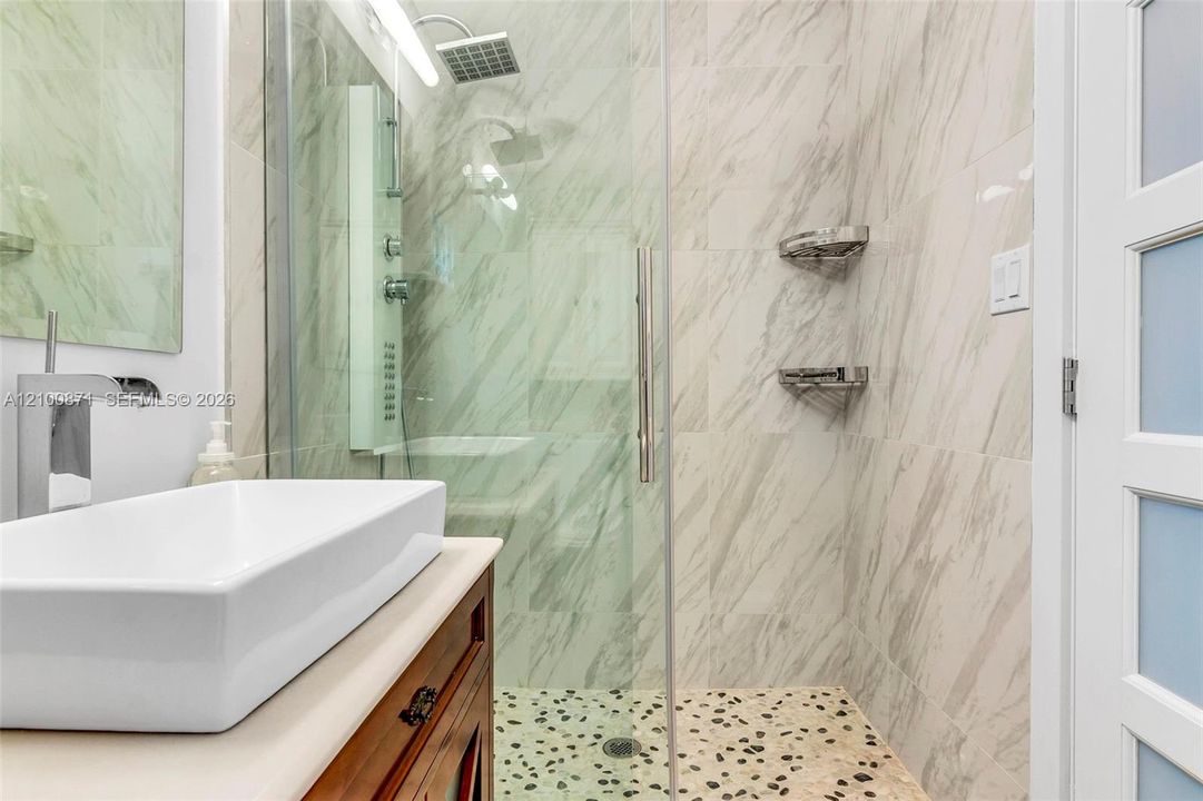 En Venta: $2,200,000 (3 camas, 3 baños, 2148 Pies cuadrados)