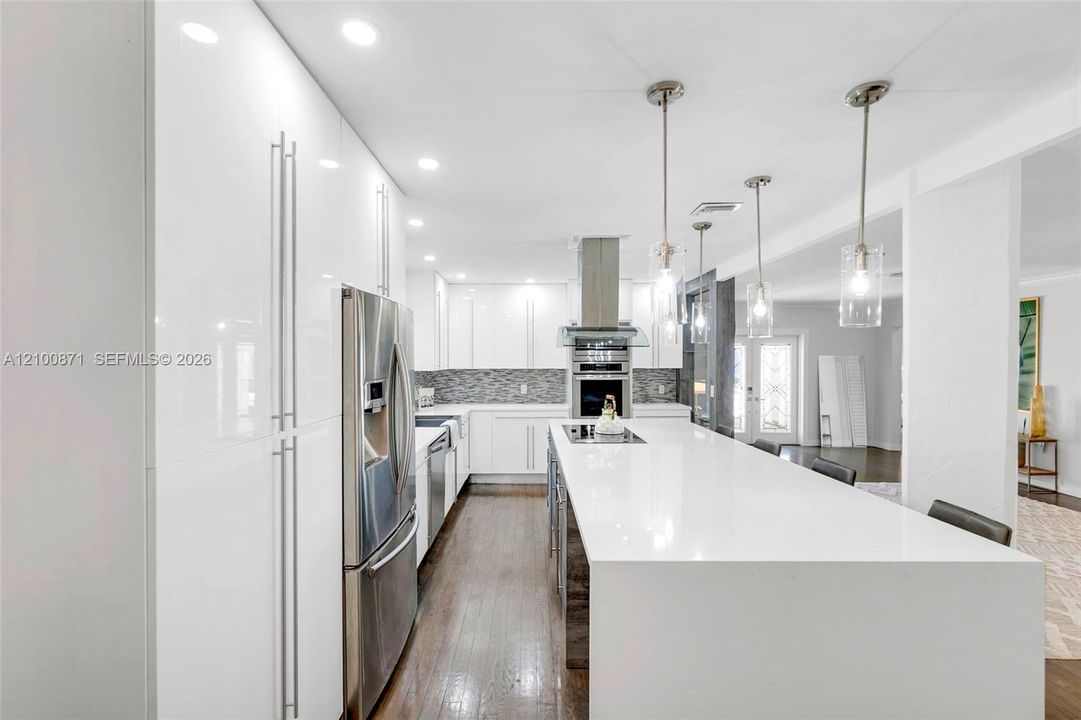 En Venta: $2,200,000 (3 camas, 3 baños, 2148 Pies cuadrados)