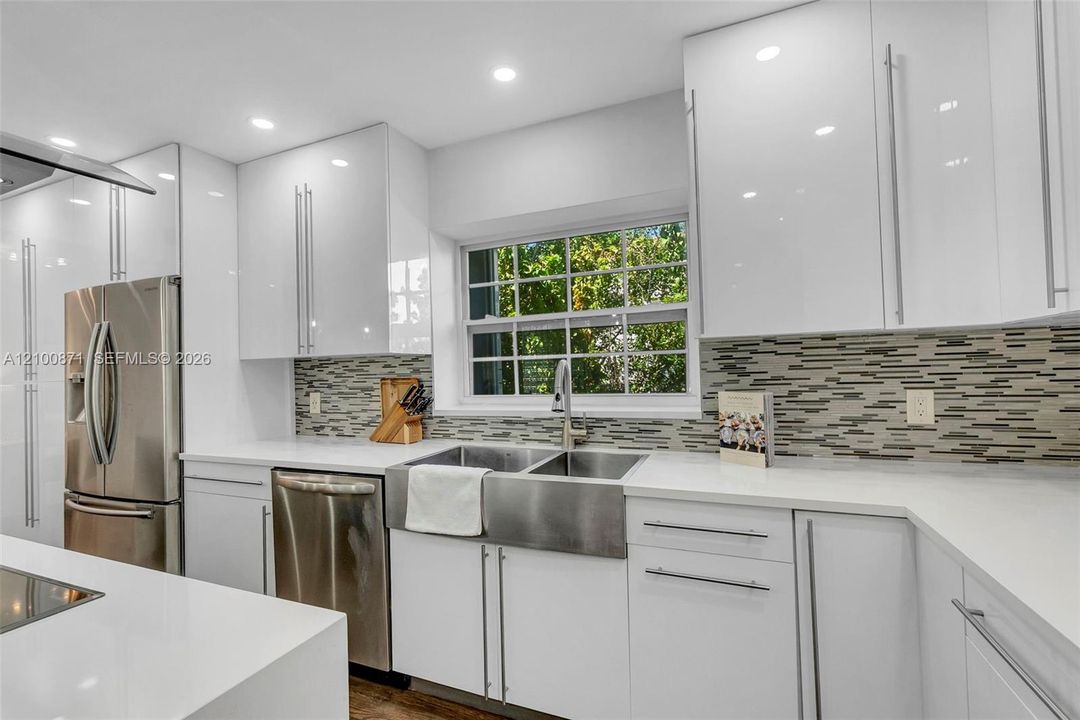 En Venta: $2,200,000 (3 camas, 3 baños, 2148 Pies cuadrados)