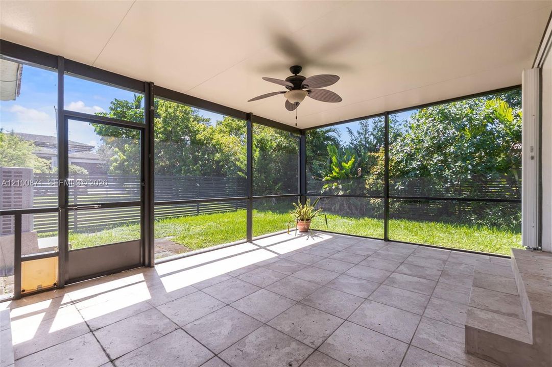 En Venta: $2,200,000 (3 camas, 3 baños, 2148 Pies cuadrados)