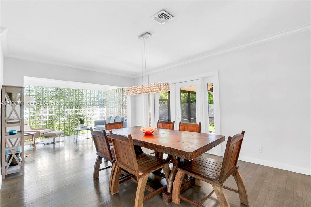 En Venta: $2,200,000 (3 camas, 3 baños, 2148 Pies cuadrados)