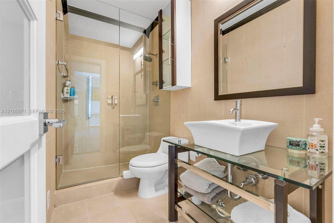 En Venta: $2,200,000 (3 camas, 3 baños, 2148 Pies cuadrados)