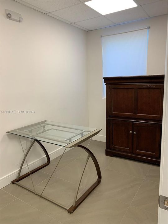 В аренду: $3,000 (0 спален, 0 ванн, 0 Квадратных фут)